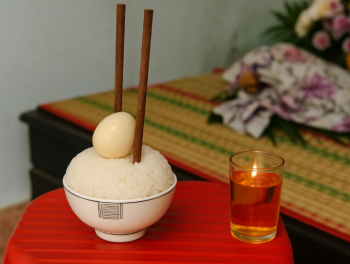 Ý Nghĩa Bát cơm úp và trứng luộc trong giỗ đầu